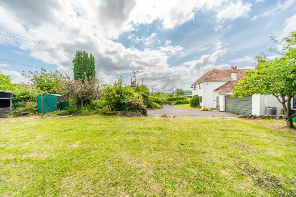 Additional image 18 of Charming cottage situated within 1/3 of an acre on the fringes of Claverham