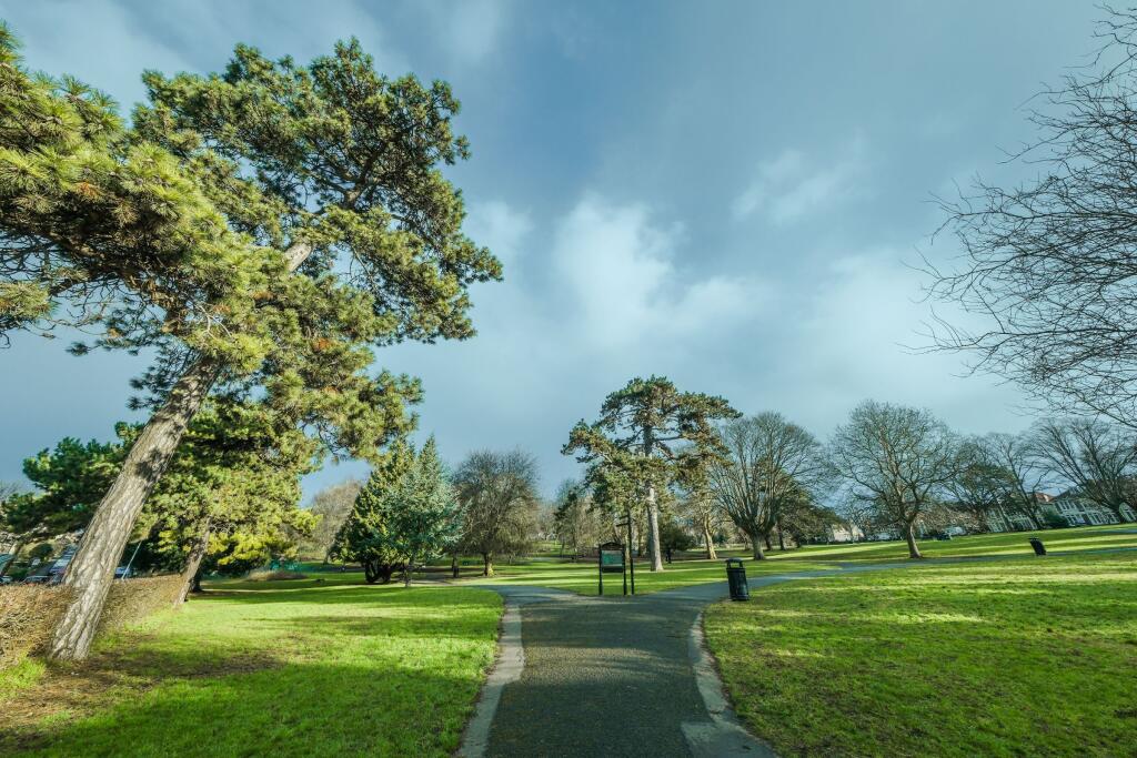 Additional image 3 of Effingham Road, Bristol