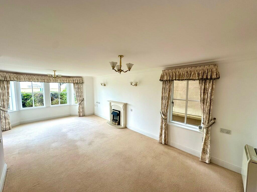 Additional image 4 of 9 Pegasus Court, 58 Beach Road, Weston-Super-Mare, North Somerset, BS23 4AL