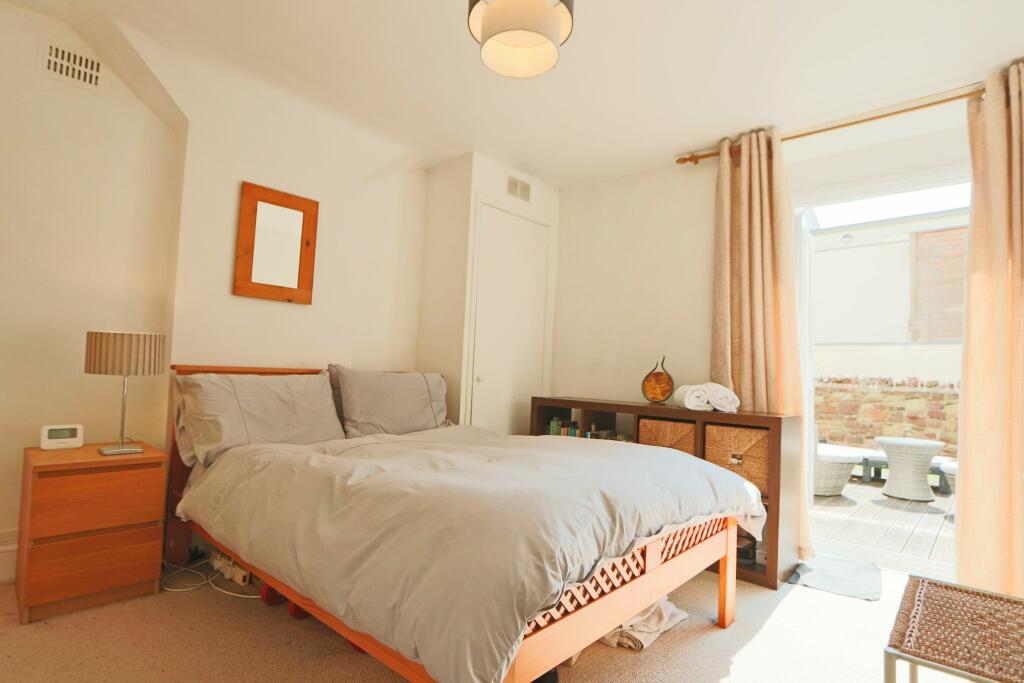 Additional image 18 of Basement Flat,  Meridian Place, Bristol