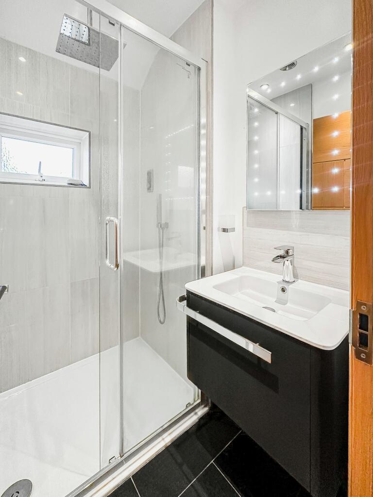 Additional image 20 of Merewood Close, Bromley, BR1 2AN