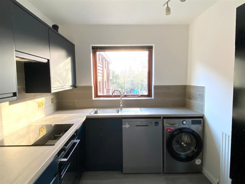 Additional image 4 of Blyth Road, Bromley, BR1