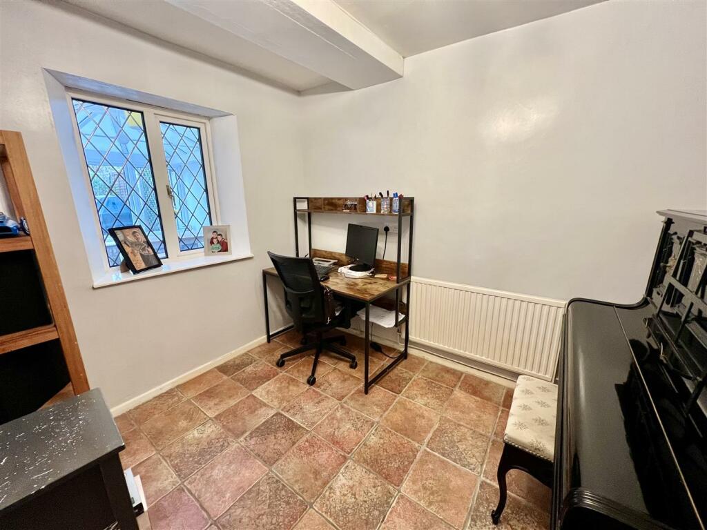 Additional image 12 of Charming Cottage close to amenities