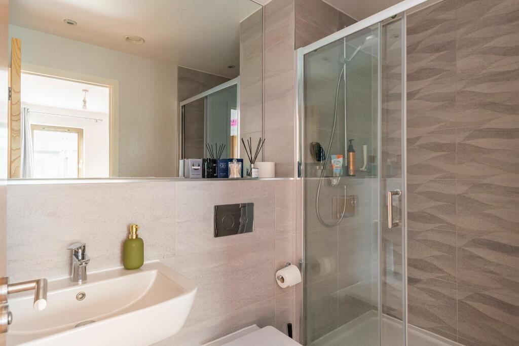 Additional image 13 of The Gateway, Redcliffe