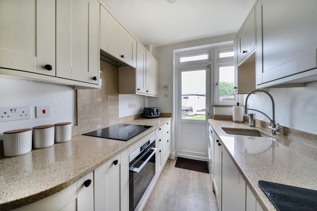 Additional image 11 of Eden Park Avenue, Beckenham