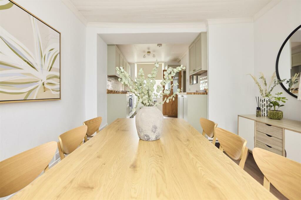 Additional image 4 of High Street, Lewes, BN7 1XH