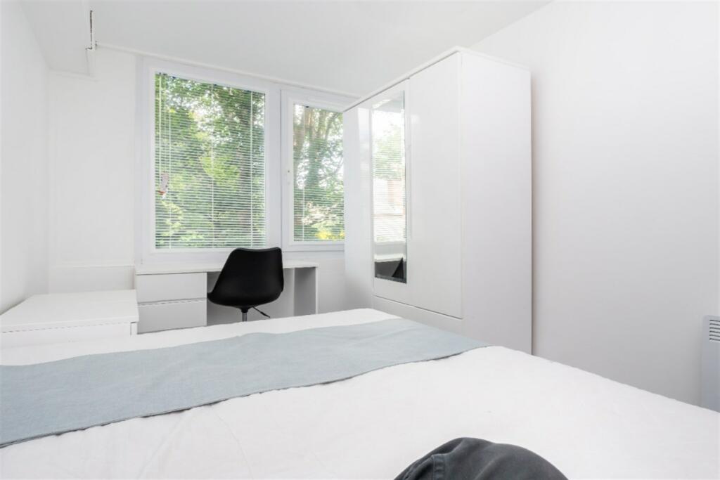 Additional image 7 of 3 bedroom property in High Kingsdown, Bristol