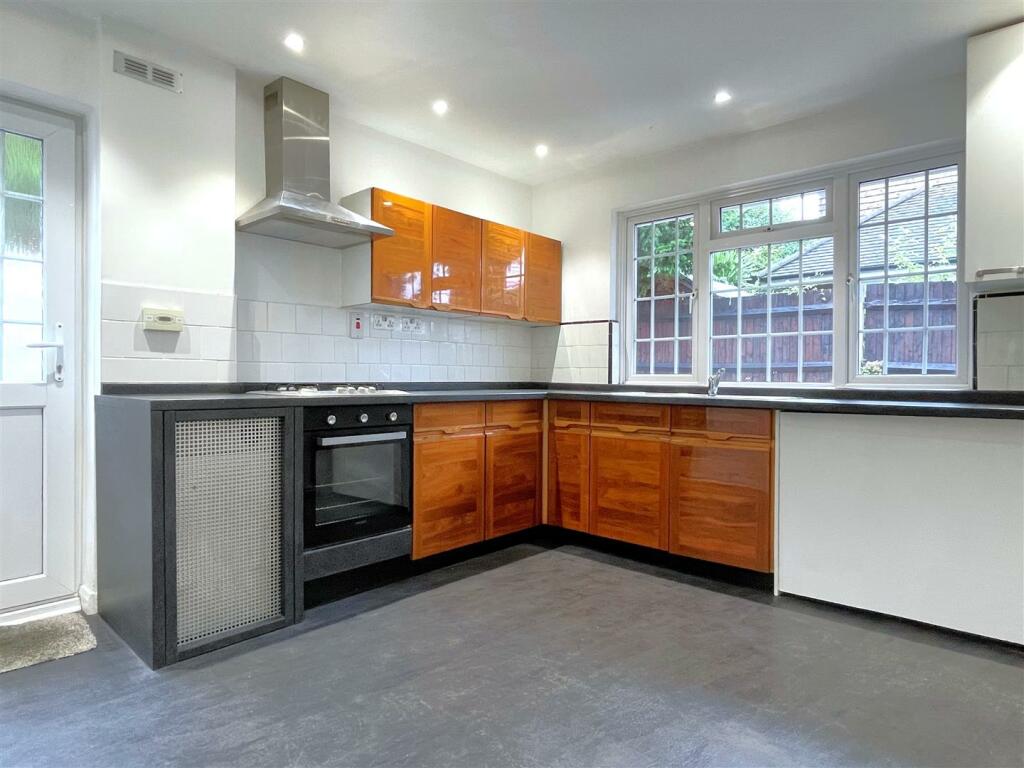 Additional image 2 of Ravensbourne Avenue, Shortlands, Bromley, BR2