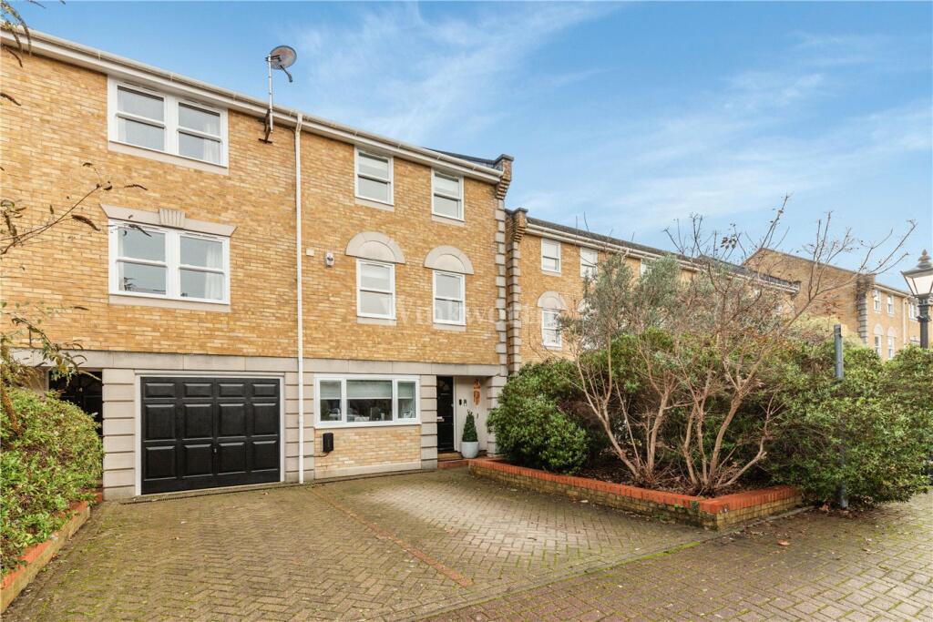 Additional image 7 of Vicarage Drive, Beckenham, BR3