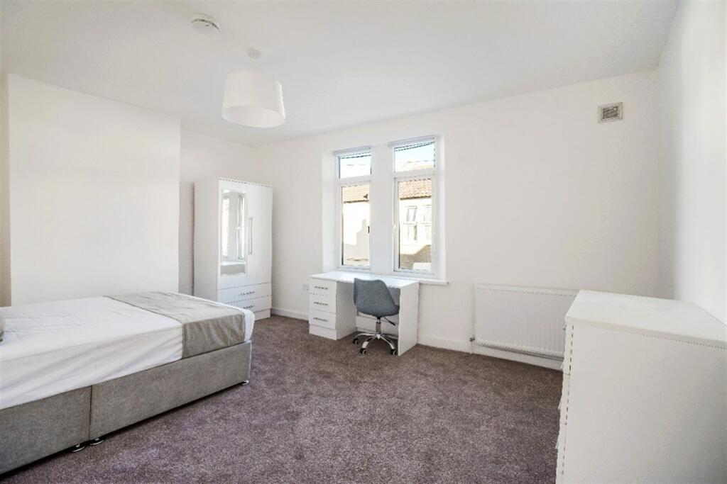 Additional image 5 of 3 bedroom Terraced House in Dartmoor Street, Bristol