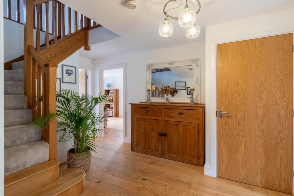 Additional image 35 of 32 Winstones Road