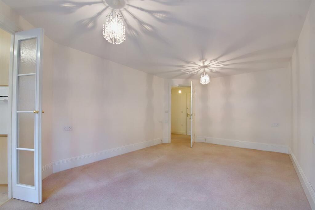 Additional image 4 of Coleridge Court, Clevedon, BS21 6FL