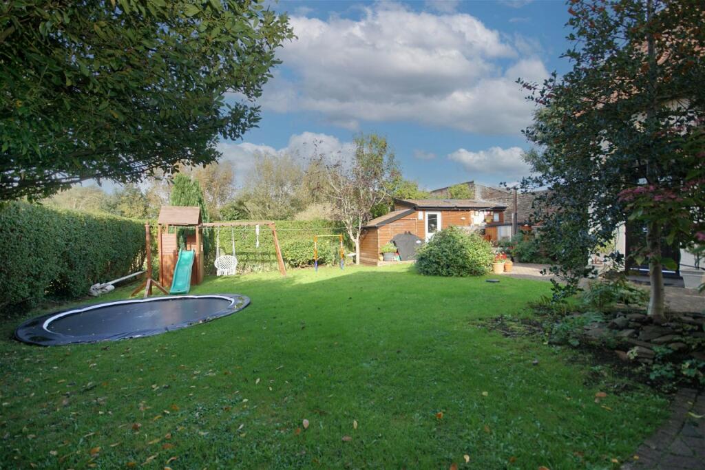 Additional image 21 of Stunning 4 Bedroom Cottage With Equally Stunning 2 Double Bedroom Detached Annexe, Winterbourne