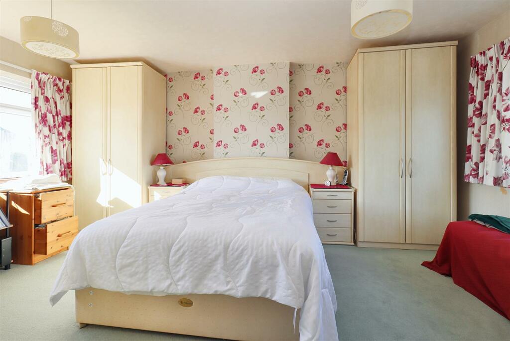 Additional image 8 of Much admired Upper Clevedon location