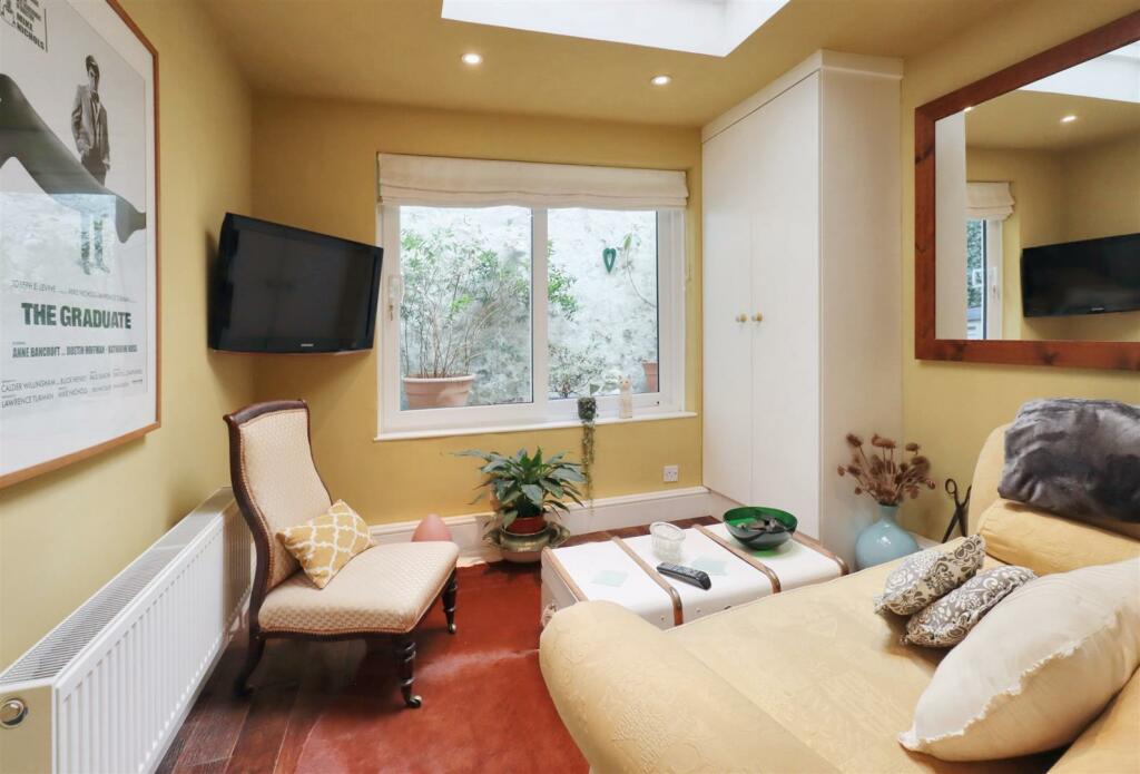 Additional image 13 of Elevated location with views across Clevedon