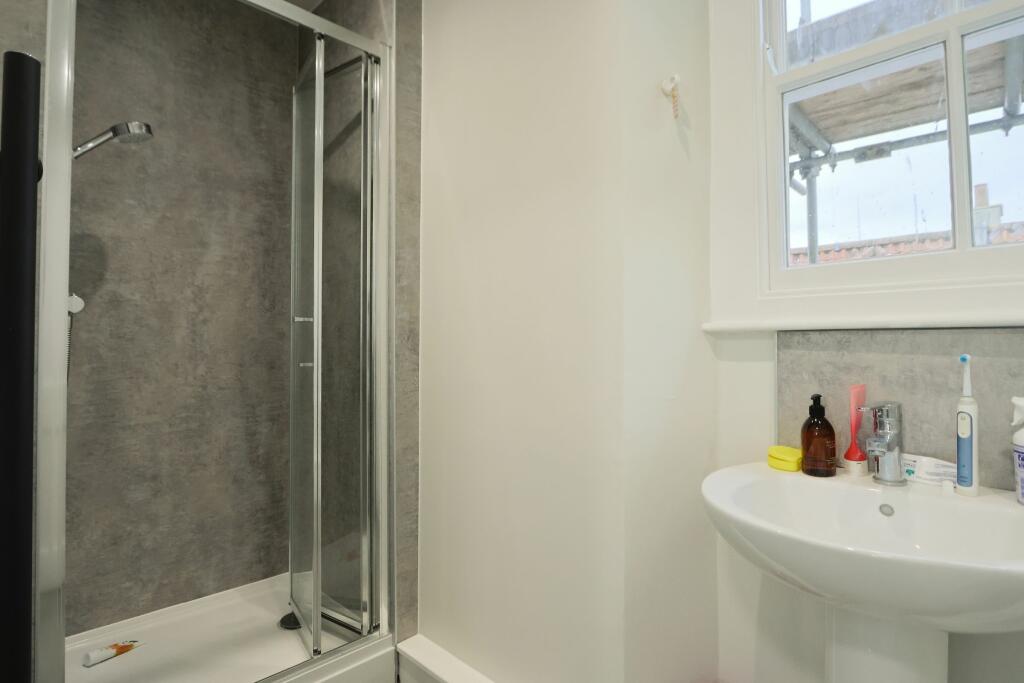 Additional image 13 of Queens Square