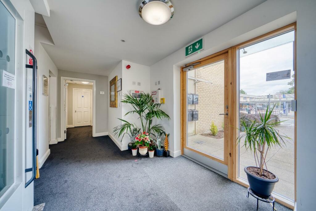 Additional image 9 of Retirement apartment just a stone's throw from the shops in Yatton