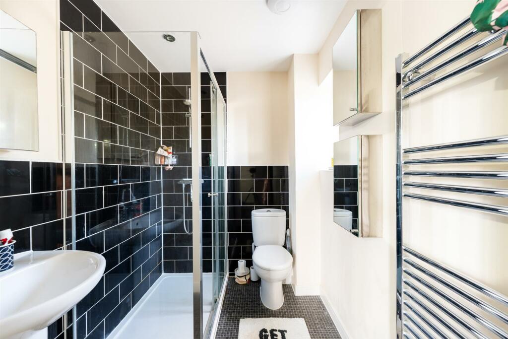 Additional image 9 of Mendip Road - Stunning Family Home!