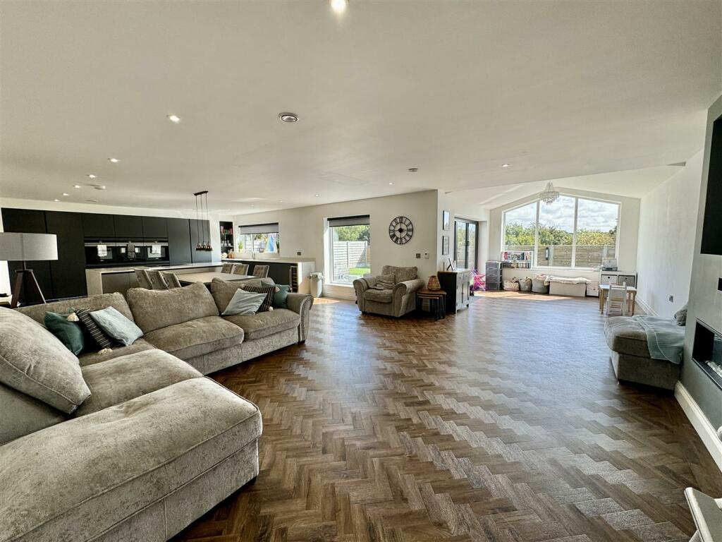 Additional image 33 of The Woodlands, Seaton