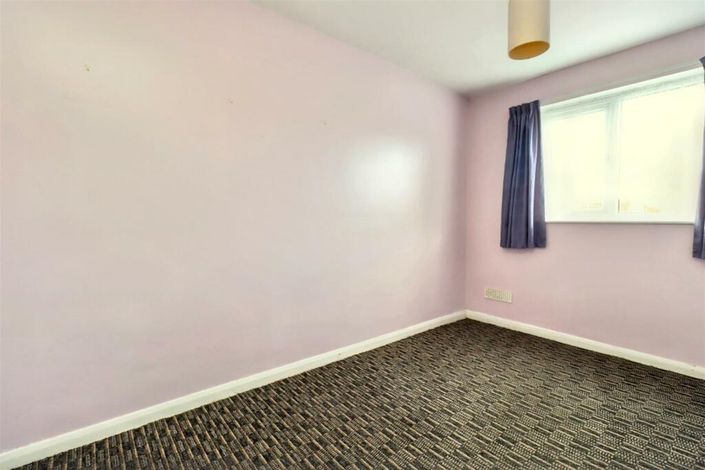 Additional image 6 of Level walk to Clevedon Town Centre