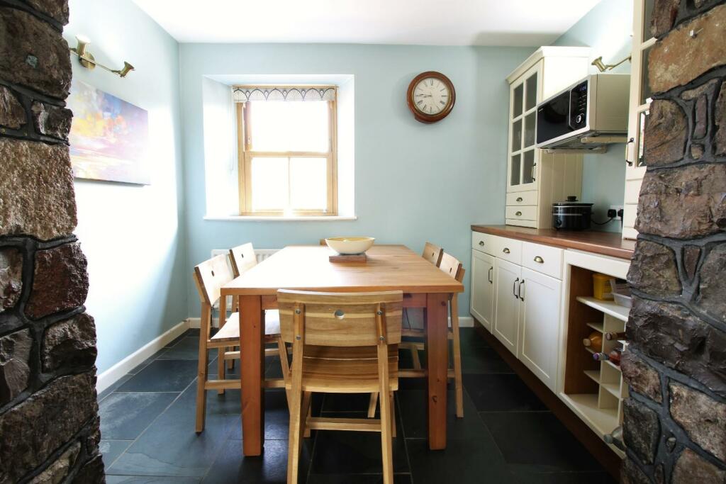 Additional image 6 of Character property in the village of Claverham