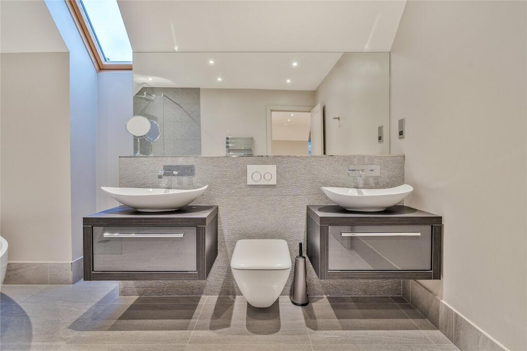 Additional image 22 of Wood Way, Farnborough Park