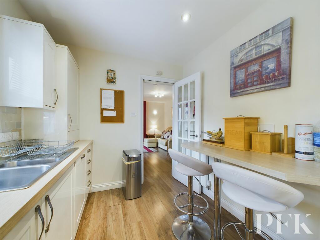 Additional image 12 of Elliott Park, Greta Grove House Elliott Park, CA12