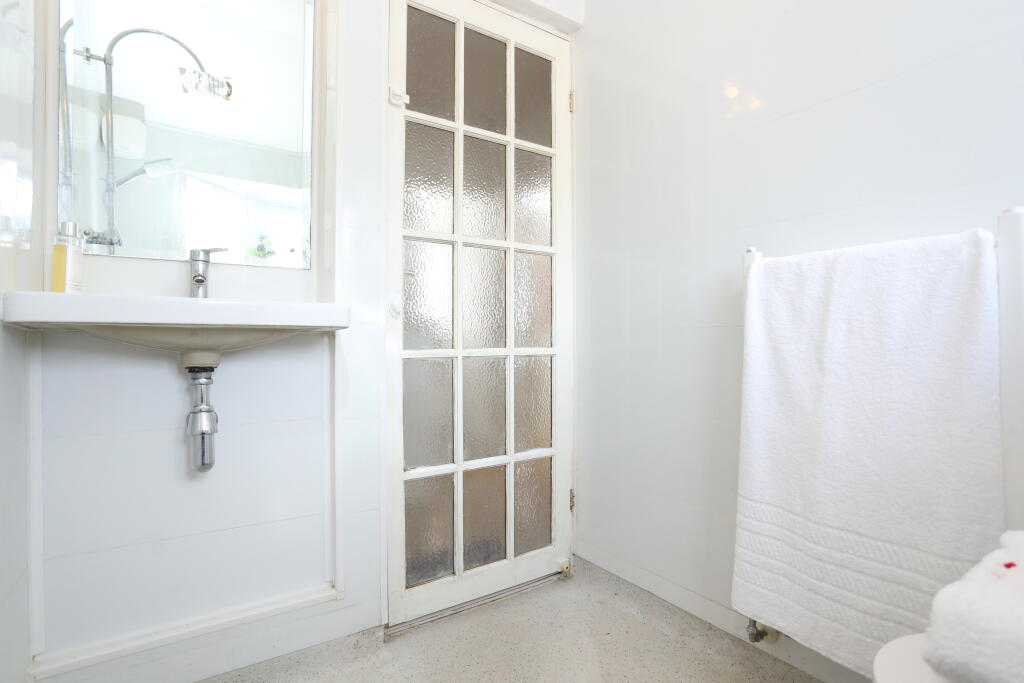 Additional image 13 of Ridgeway Drive, Bromley, BR1