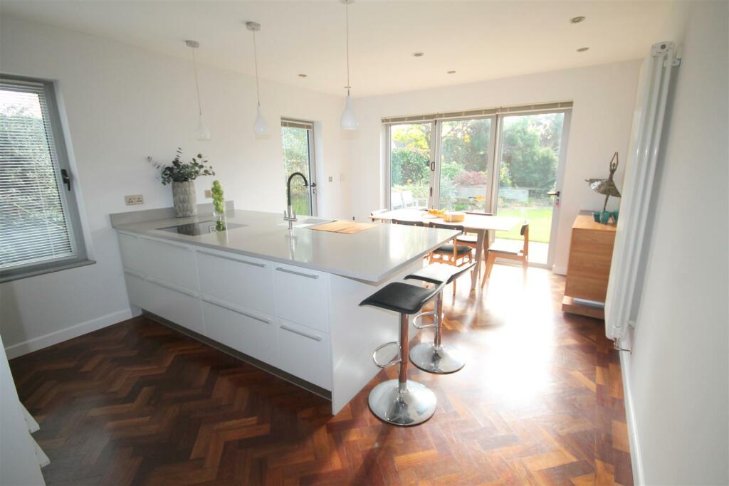 Additional image 16 of Park Crescent, Frenchay, Bristol