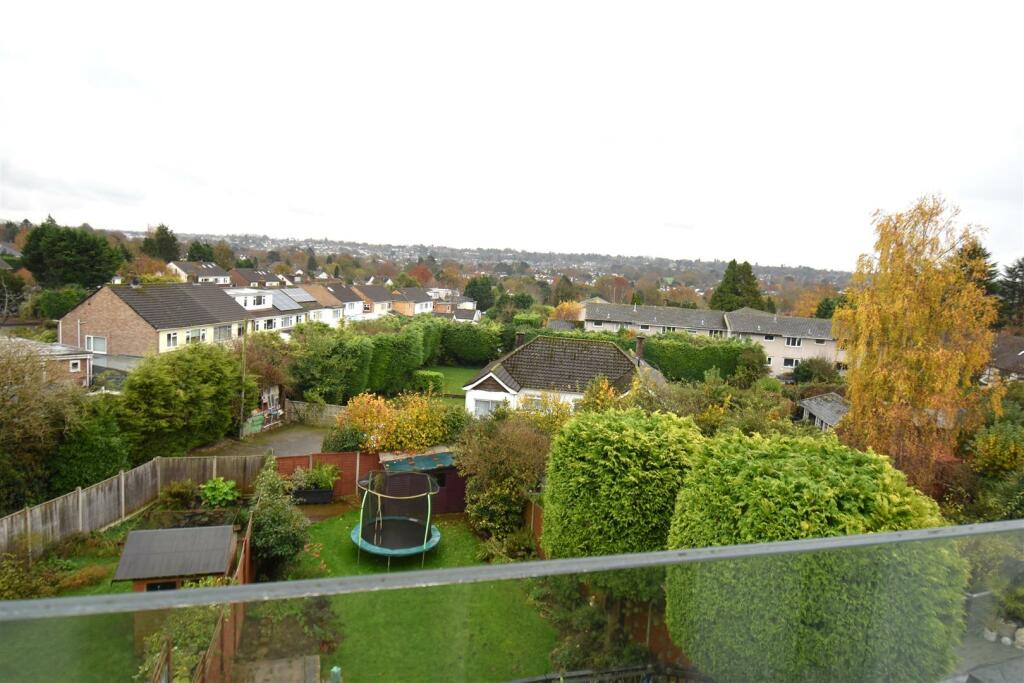 Additional image 18 of Beautifully Presented & Largely Extended 5 Bed Semi With S/Facing gdn