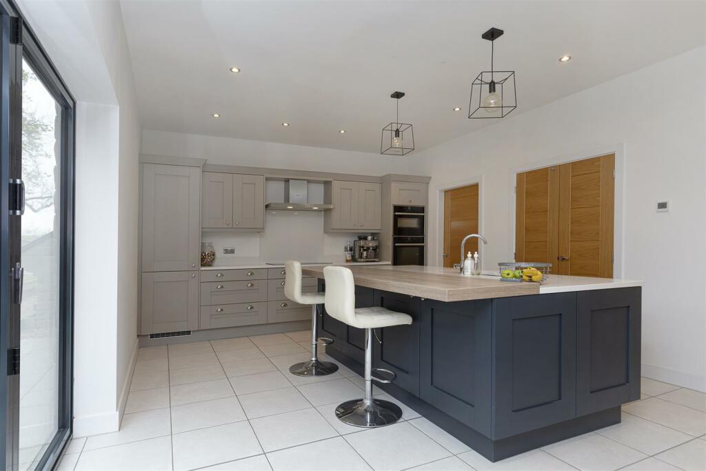 Additional image 9 of Snelsins Road, Cleckheaton