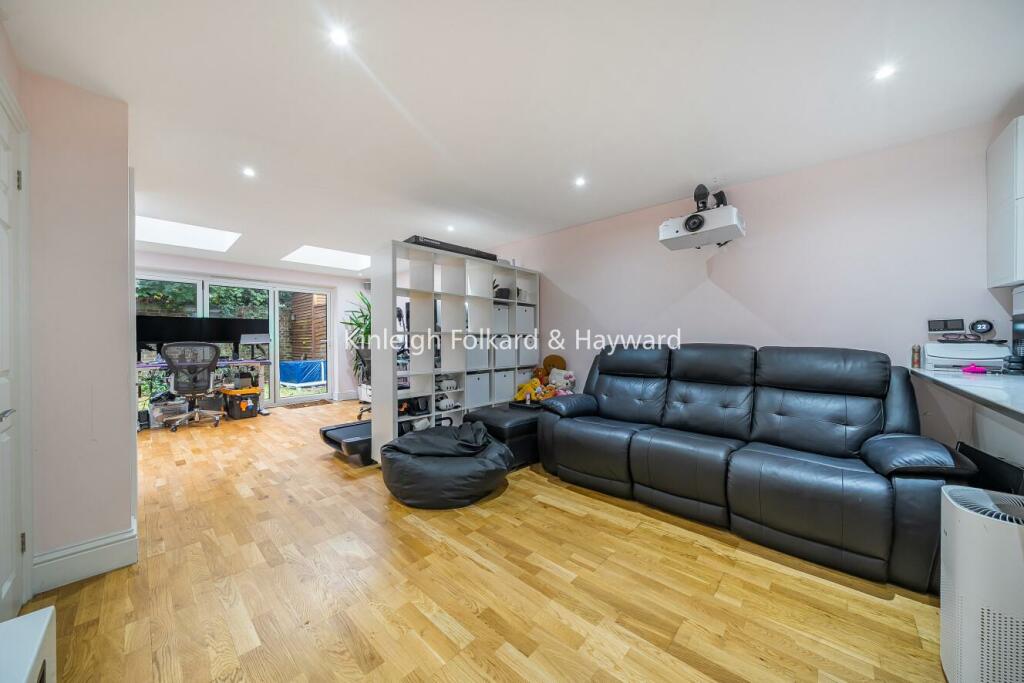 Additional image 13 of Ullswater Close, Bromley