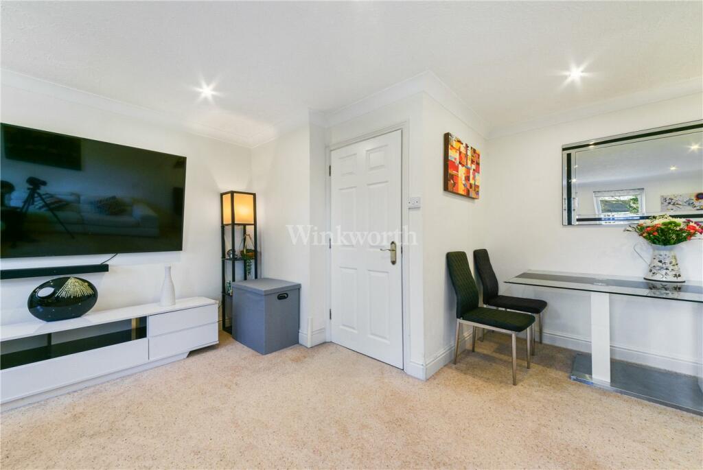 Additional image 4 of Vicarage Drive, Beckenham, BR3