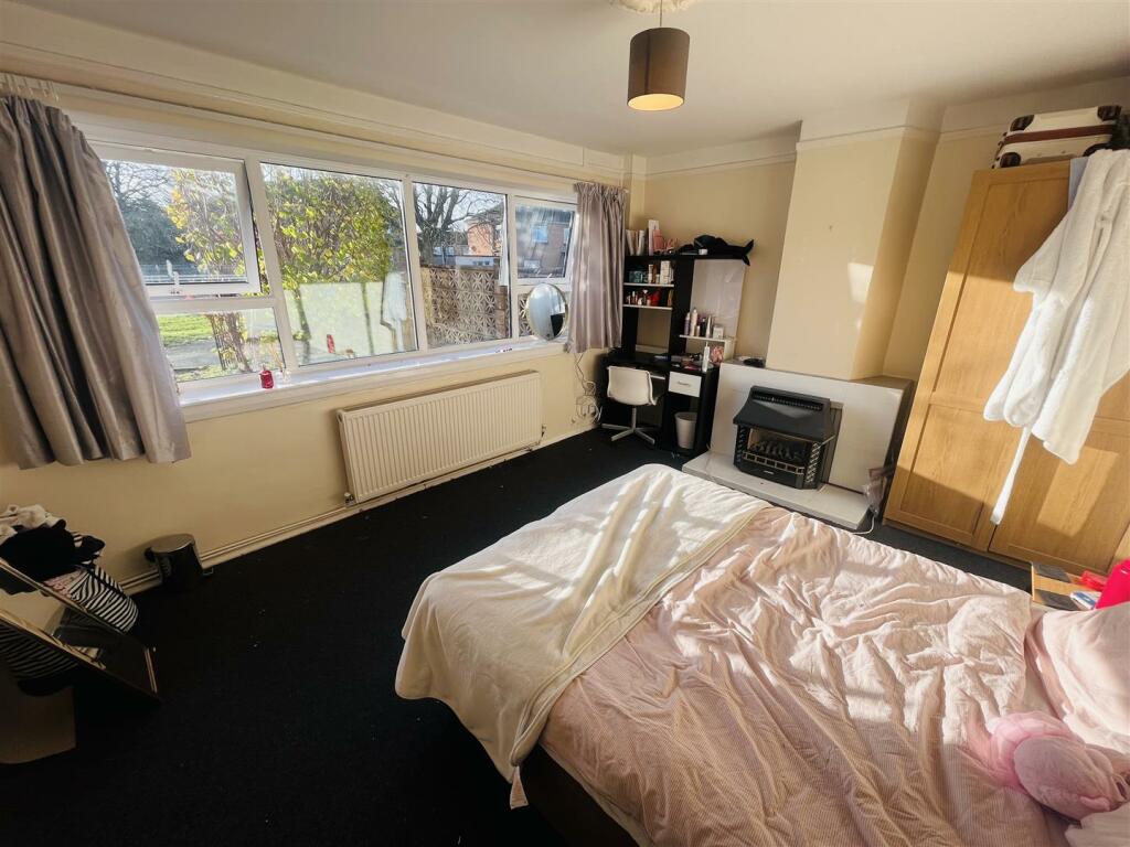 Additional image 8 of BPC02399, Brockworth Crescent