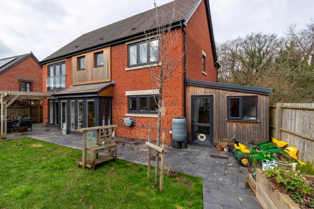 Additional image 32 of 32 Winstones Road