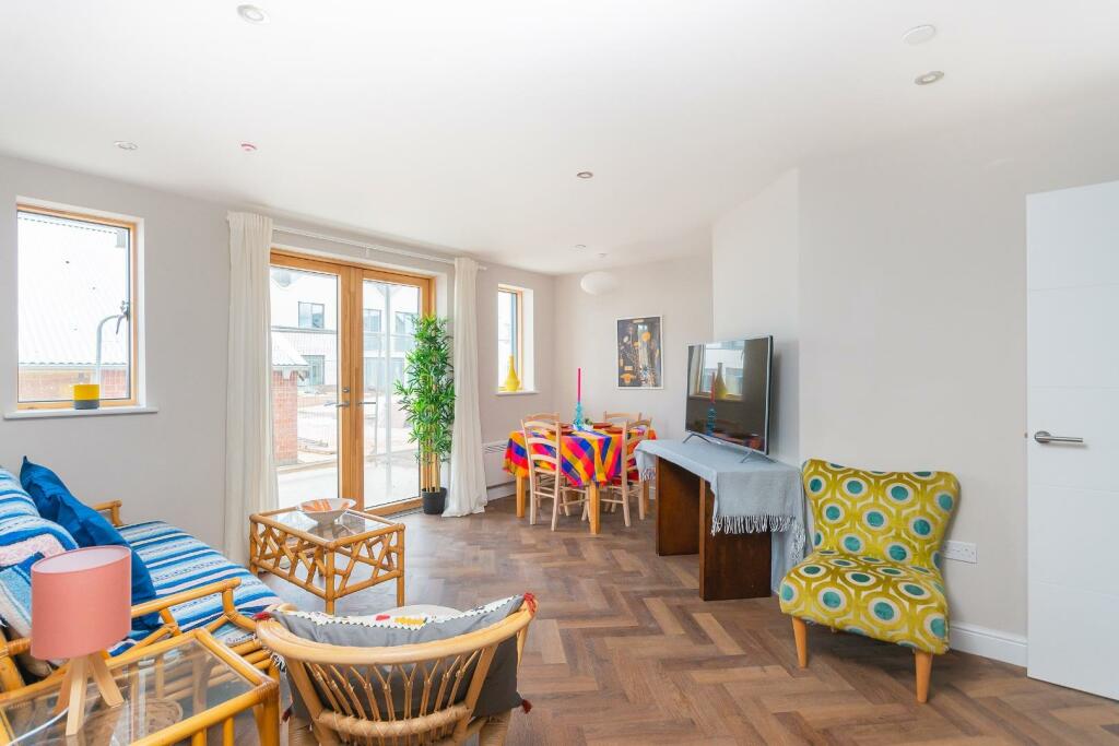 Additional image 10 of Water Lillies, Kings Weston