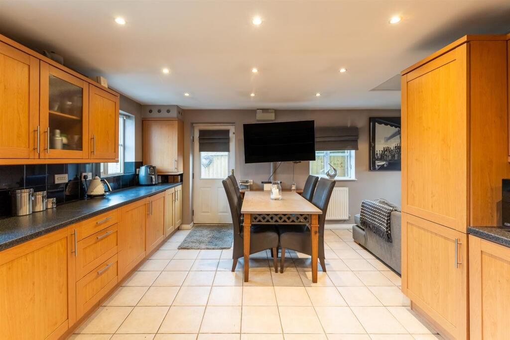 Additional image 9 of Cedern Avenue, Elborough - IMPRESSIVELY LARGE