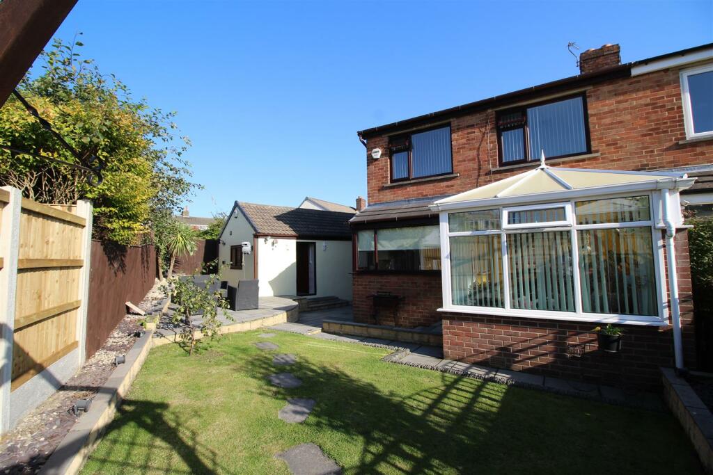 Additional image 10 of Park House Crescent, Low Moor, Bradford