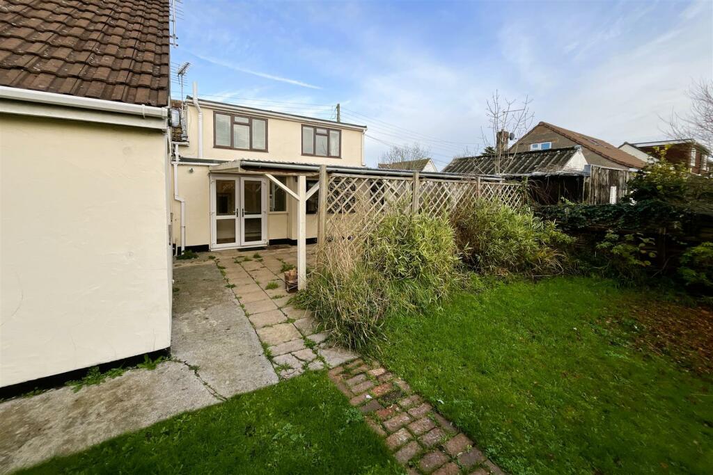 Additional image 35 of DETACHED | BASIC UPDATING | STOKE LODGE