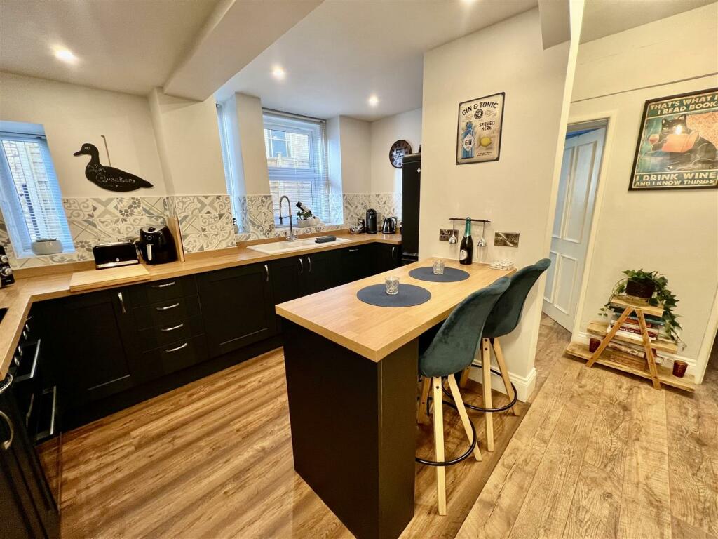 Additional image 5 of Charming self contained lower ground floor apartment