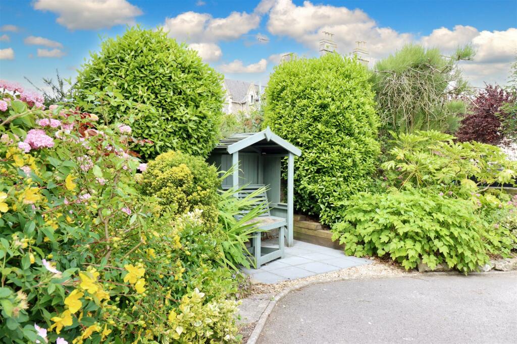 Additional image 9 of Victorian apartment with parking in Mid Clevedon