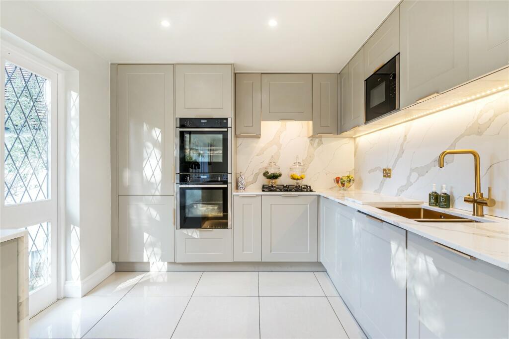 Additional image 12 of Hollydale Drive, Bromley