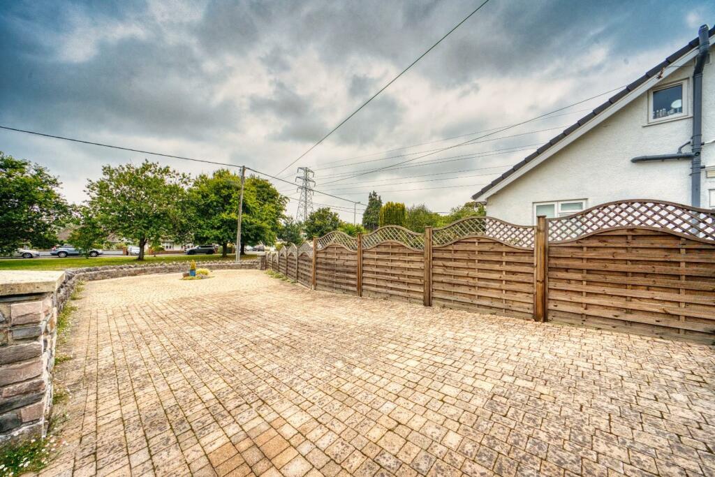 Additional image 22 of Views over Cleeve's countryside with annex