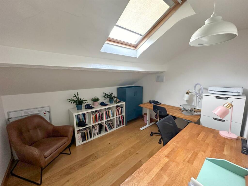 Additional image 36 of Acorn House, Pot Lane, Steeton,