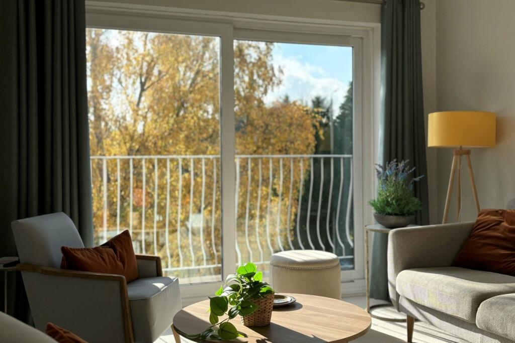 Additional image 10 of Bromley Road, Beckenham, BR3