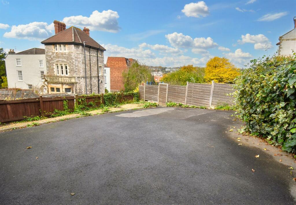 Additional image 10 of Wonderful Apartment with Views in Westbury-On-Trym, Bristol