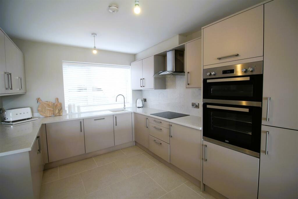 Additional image 6 of Delph Hill Close, Low Moor, Bradford