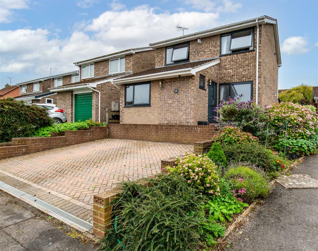 Mansel Close, Saltford, Bristol