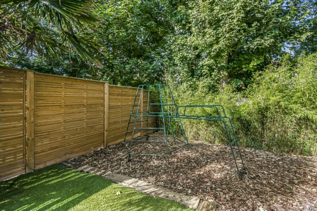 Additional image 24 of Winterbourne Close, Lewes BN7 1JY
