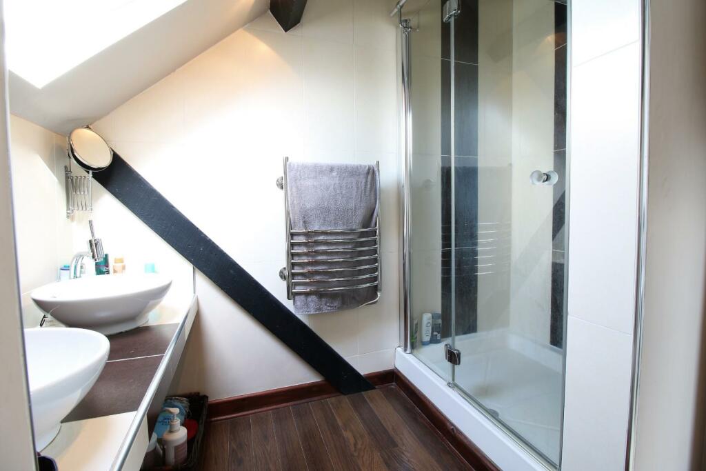 Additional image 17 of Character property in the village of Claverham